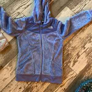 This is north face it is blue jacket it’s a size 10/12